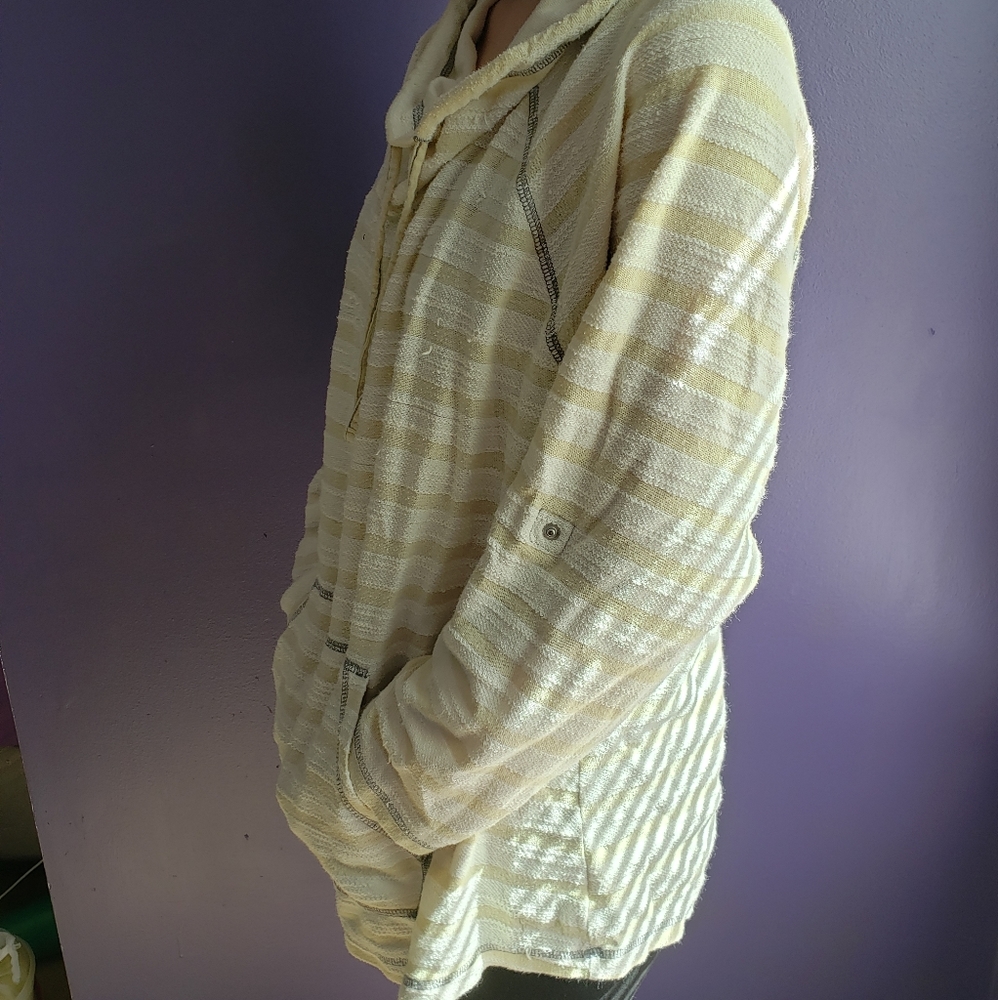 Sweater - Picture 3 of 4